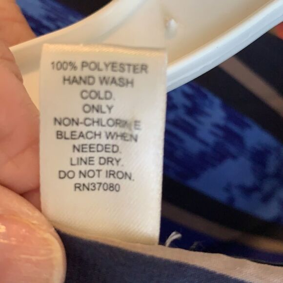 One size poncho  - Picture 4 of 4